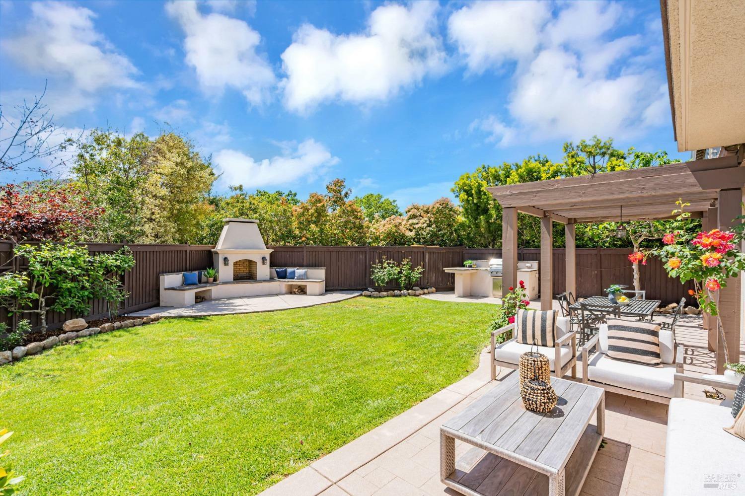 Property Photo: 3 Woodfern Court CA 94949