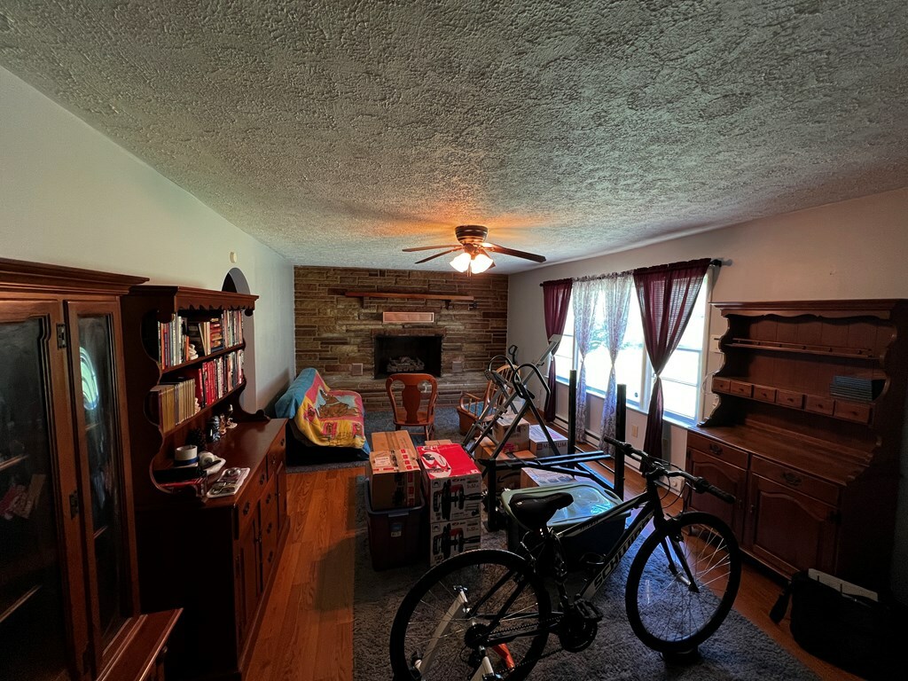 Property Photo: 520 Wahoo Rd WV 26679