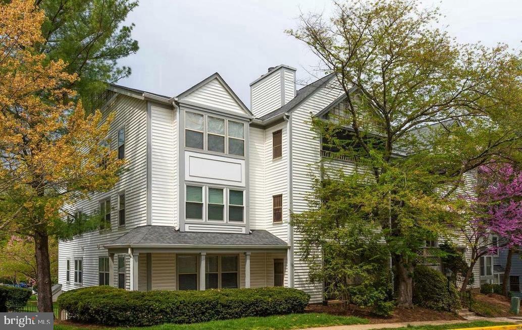 Property Photo: 7705 Lafayette Forest Drive 11 VA 22003