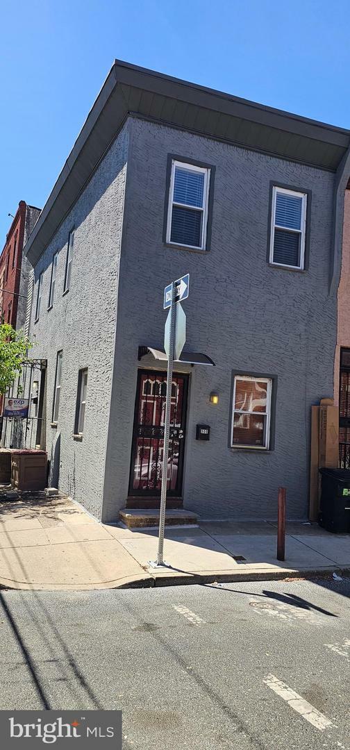 Property Photo: 900 Daly Street PA 19148