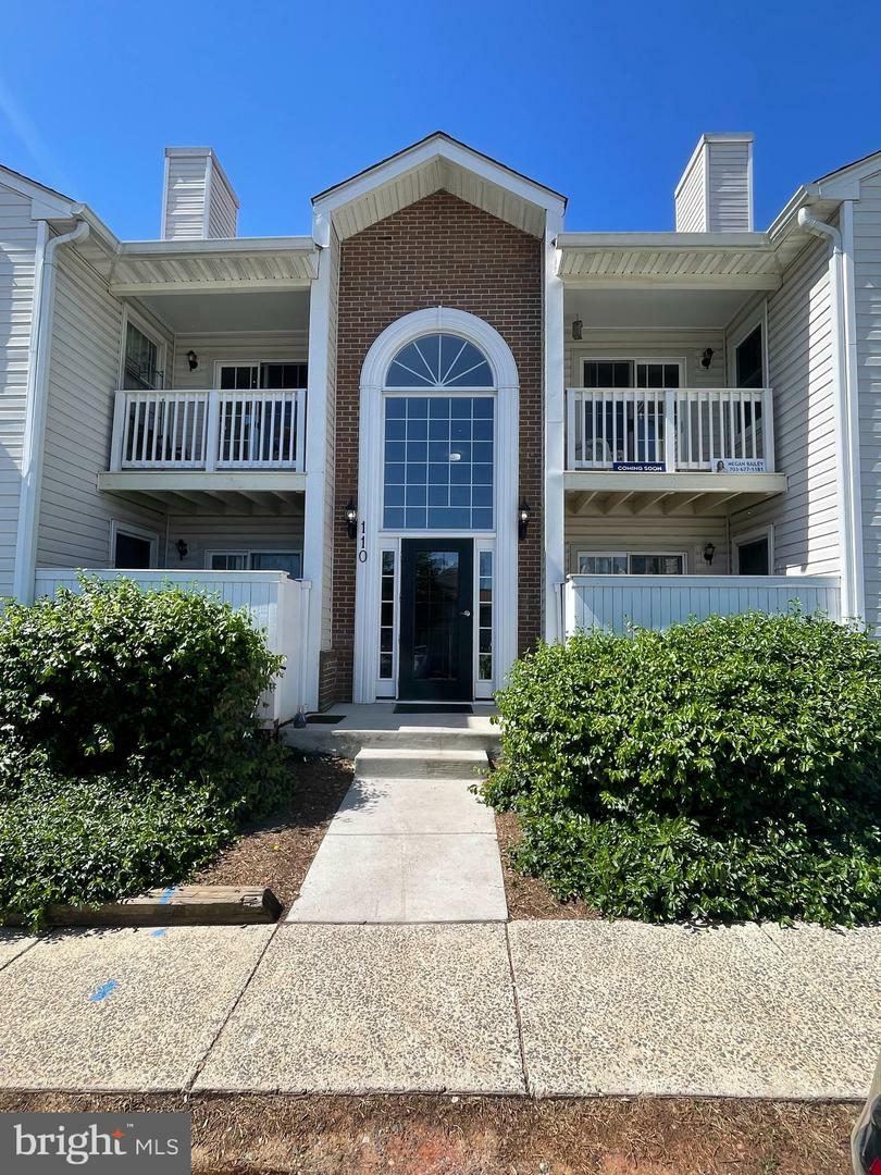 Property Photo:  110 Westwick Court 7  VA 20165 