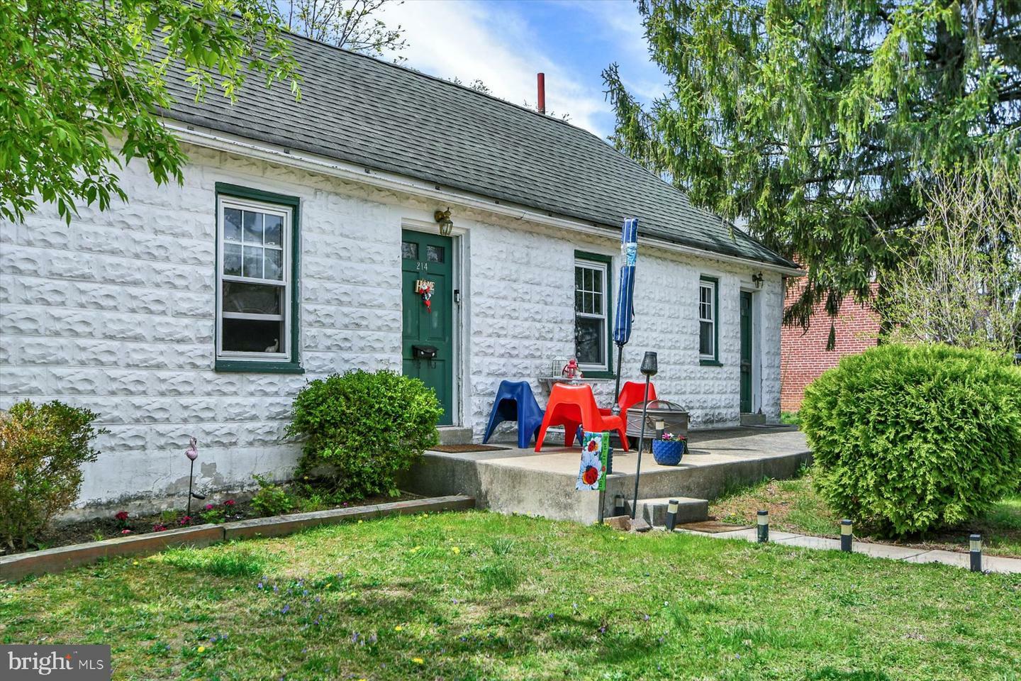 Property Photo: 214-216 Beech Road PA 19086