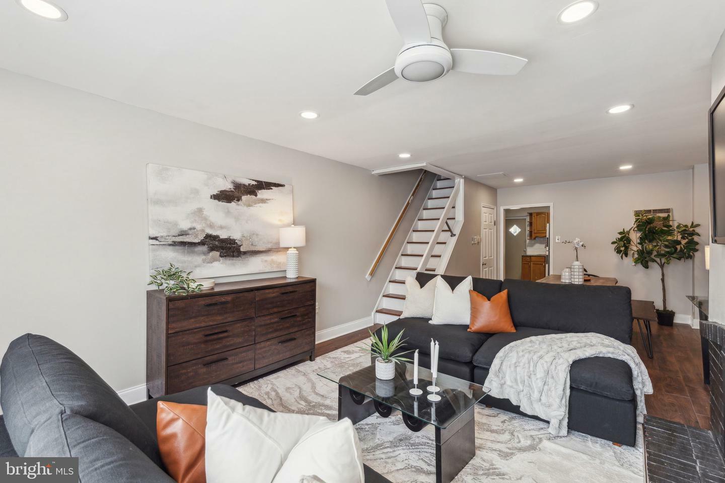 Property Photo:  2332 N Mascher Street  PA 19133 
