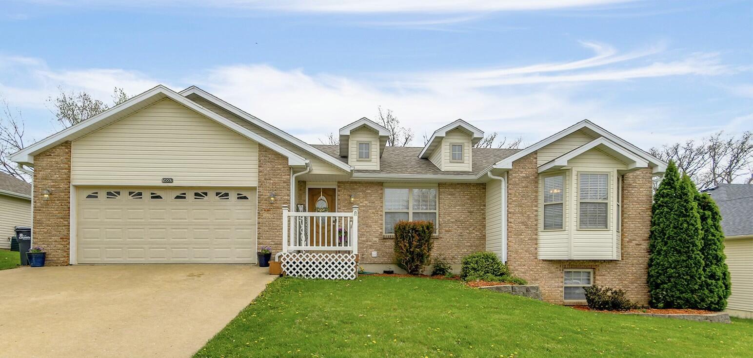 Property Photo: 5002 Maple Leaf Dr MO 65201