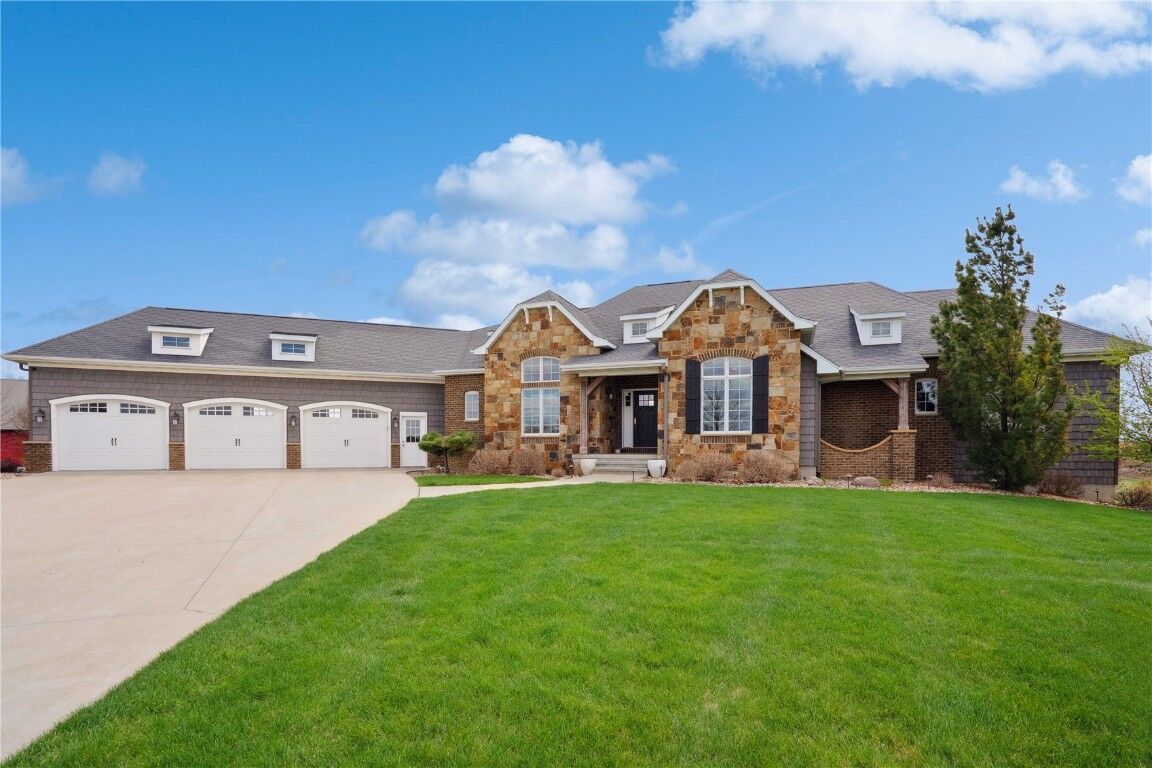 Property Photo: 2492 55th Street IA 52349