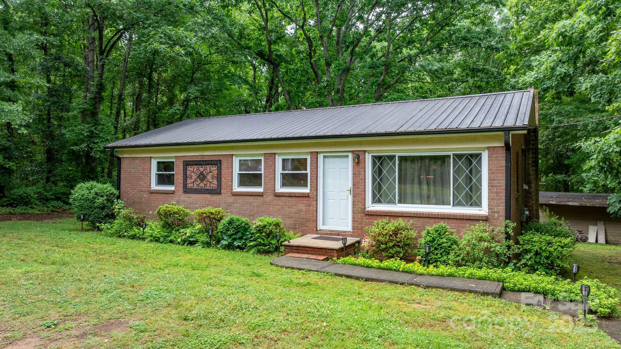 Property Photo: 4705 Campground View Road NC 28609