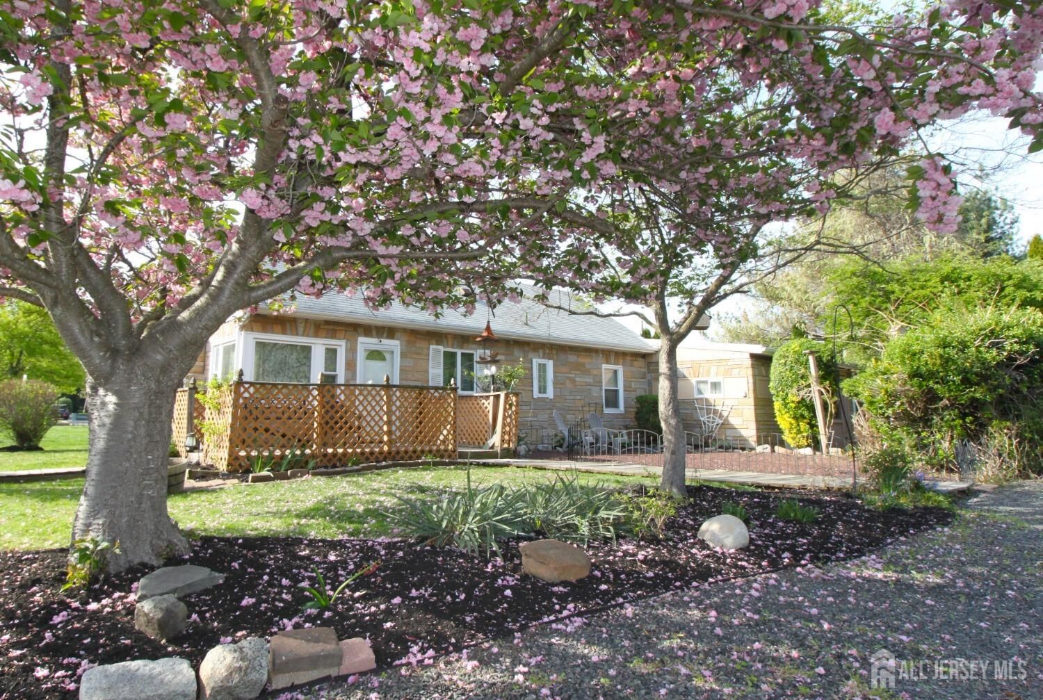Property Photo:  1515 Thomas Avenue  NJ 08902 