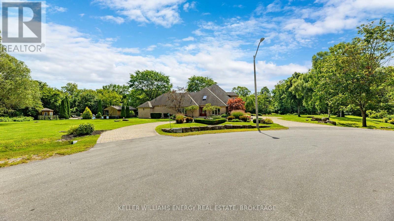 Property Photo: 5 McNamara Court ON L1T 4W6