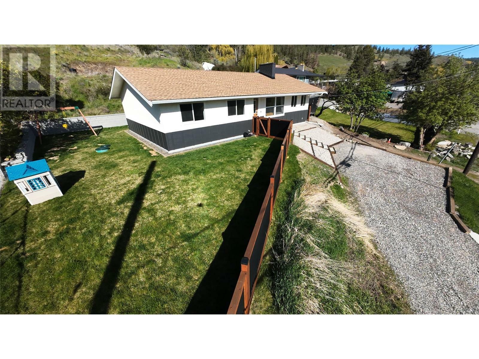 Property Photo: 4396 Westsyde Road BC V2B 8N2