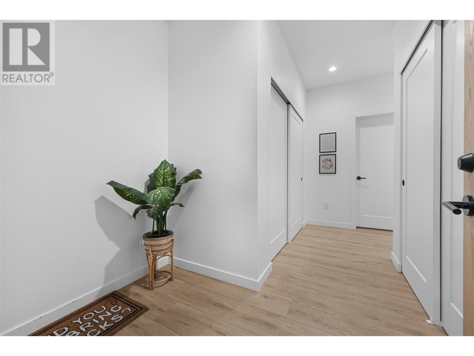 Photo de la propriété: 660 Cawston Avenue 104 BC V1Y 9M1