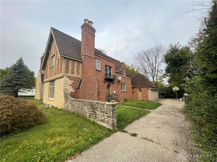 Property Photo:  1620 Catalpa Drive  OH 45406 