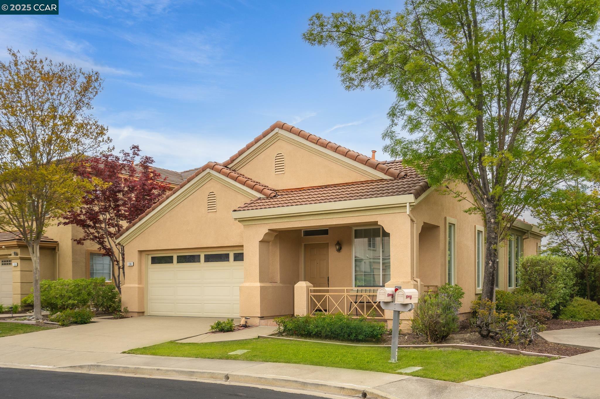 Property Photo: 114 Pearlgrass Ct CA 94582
