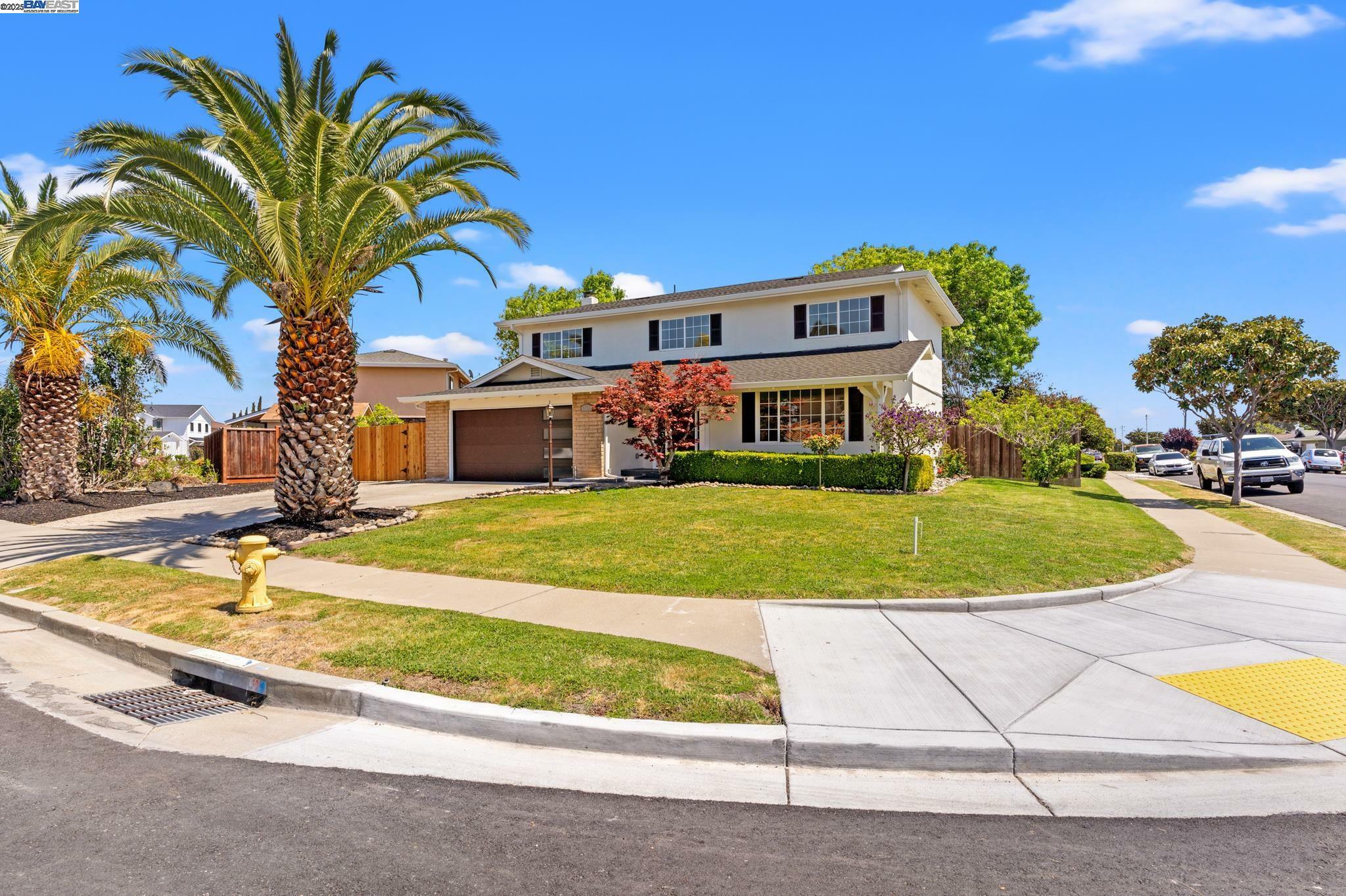 Property Photo: 37807 Lobelia Dr CA 94560