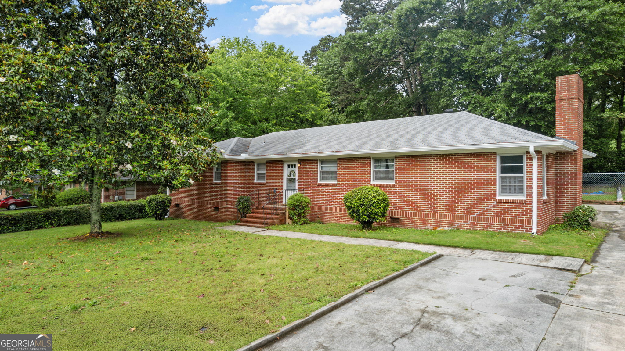 Property Photo: 216 Coosawattee Avenue SW GA 30165