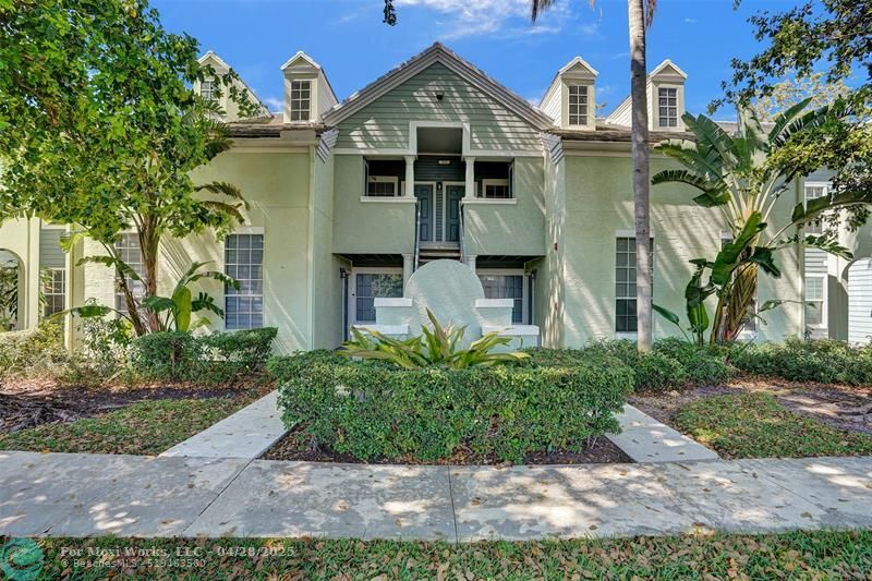Property Photo: 1050 Crystal Way N FL 33444