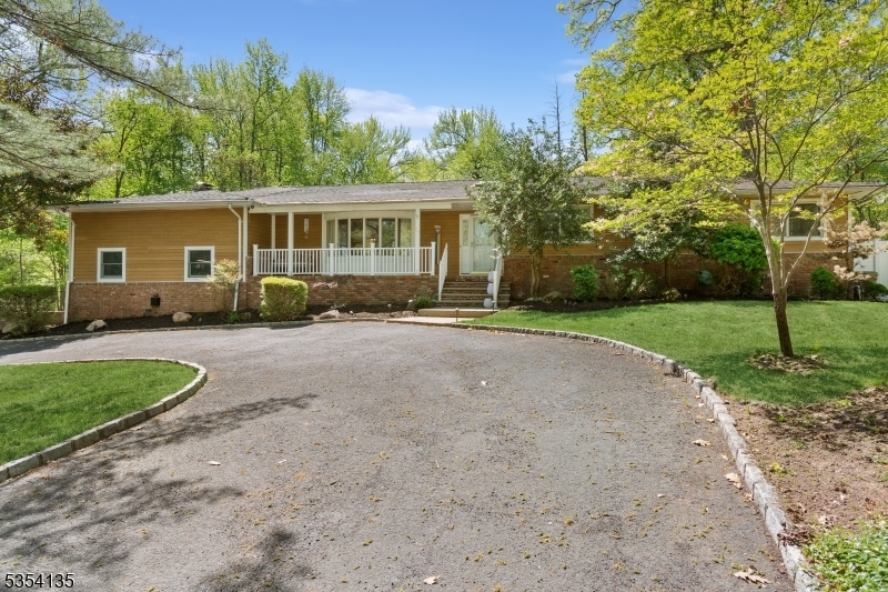 Property Photo: 17 Chiplou Ln NJ 07076