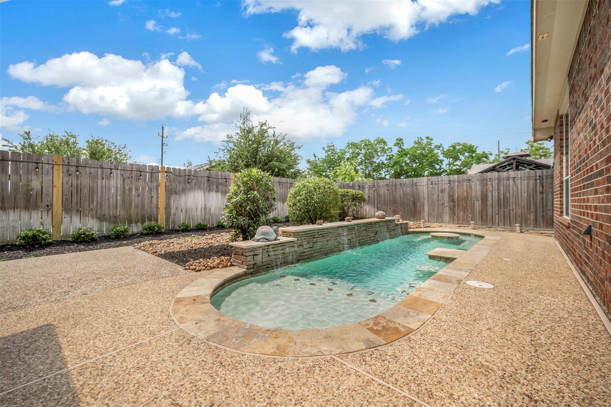 Property Photo: 4319 Countrycrossing Drive TX 77388