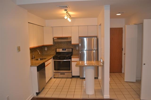 Property Photo:  120 Sherman Ave 2F  NJ 07307 
