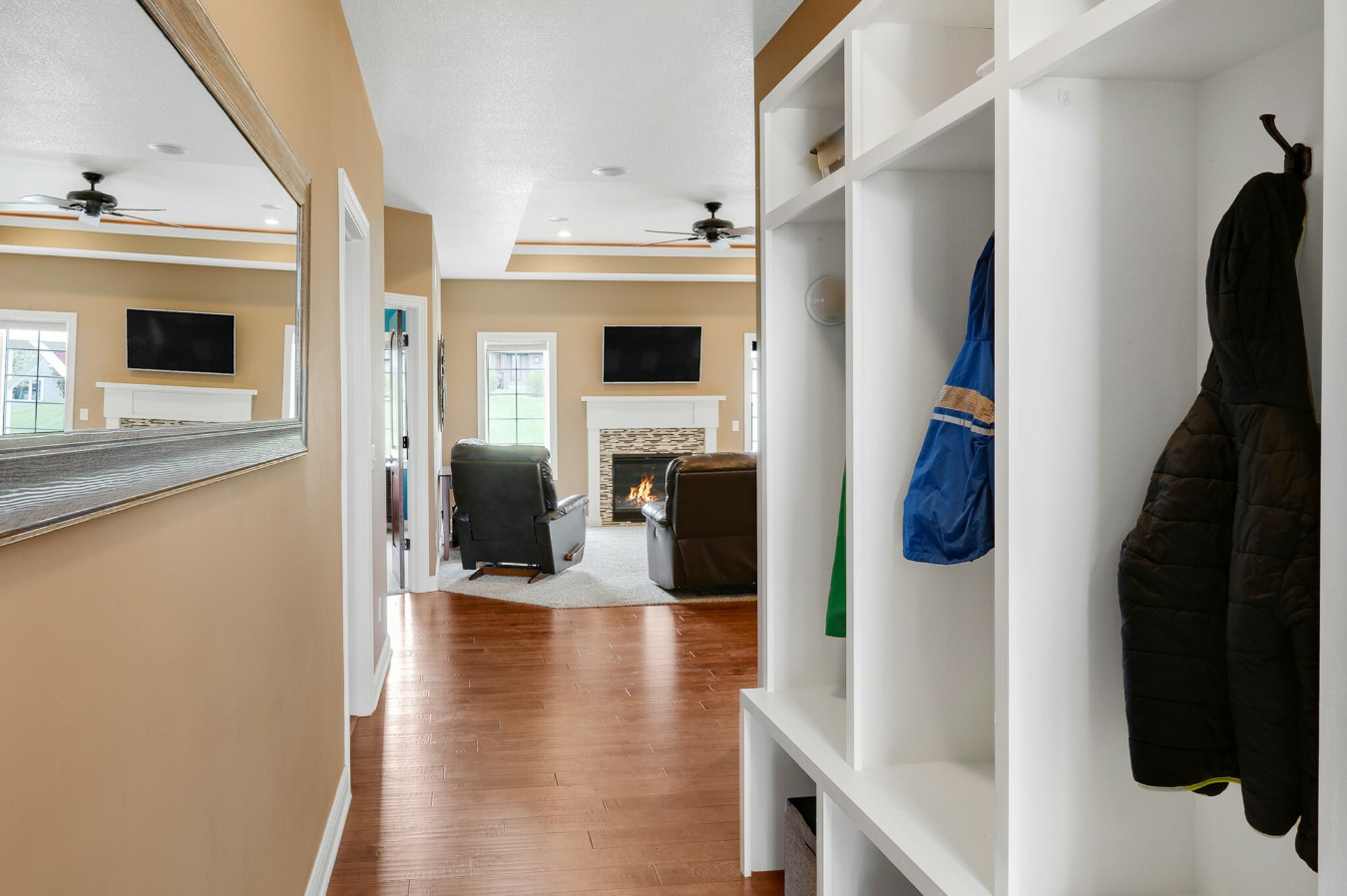 Property Photo: 1007 Lake View Drive IA 50219