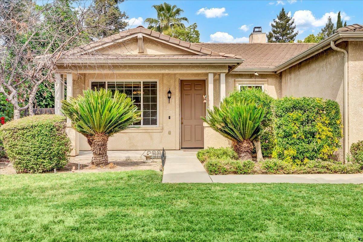 Property Photo: 1678 Trebbiano Street CA 93274