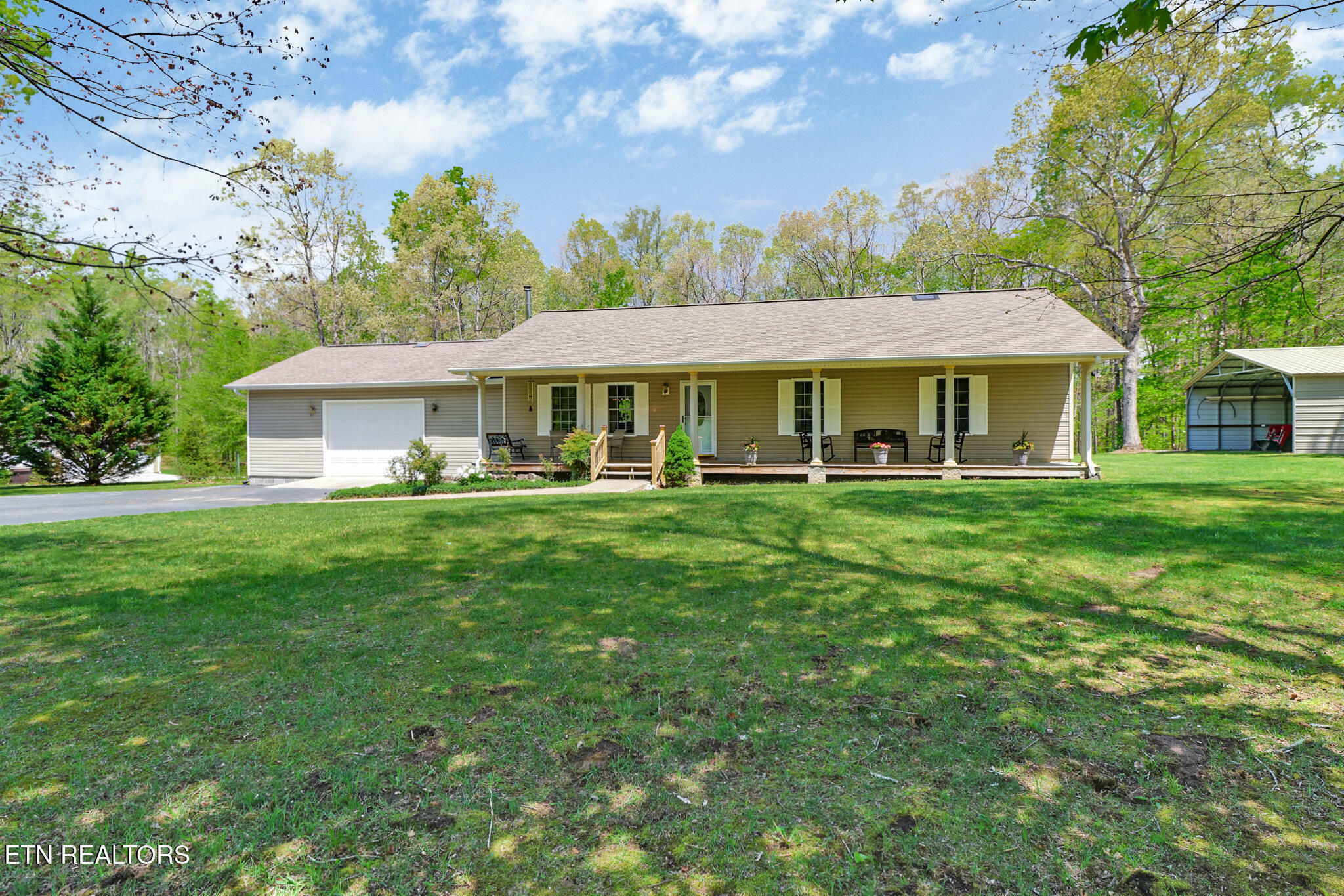 Property Photo: 810 Wallace Way TN 38565