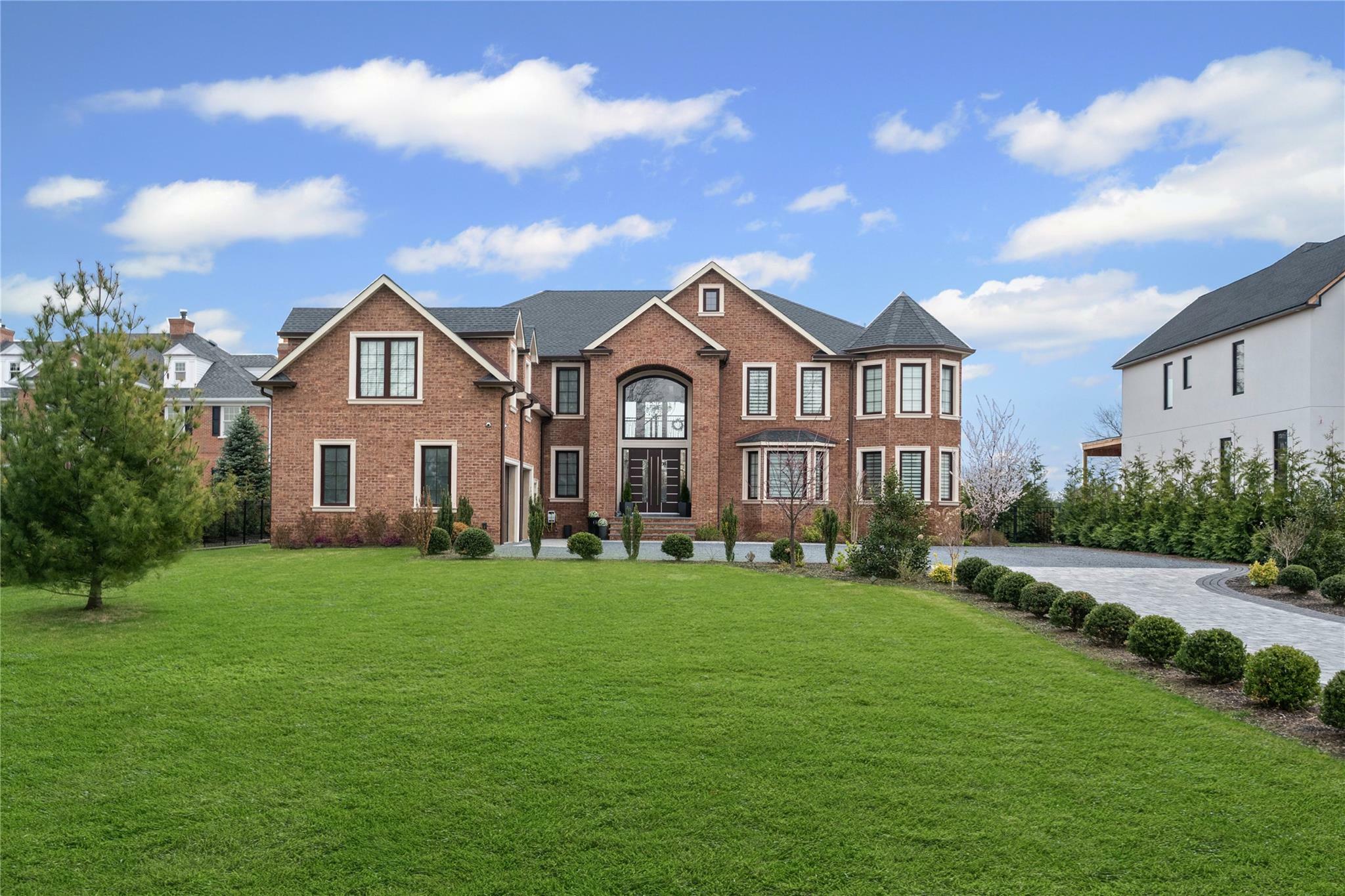185 Willetts Lane  West Islip NY 11795 photo