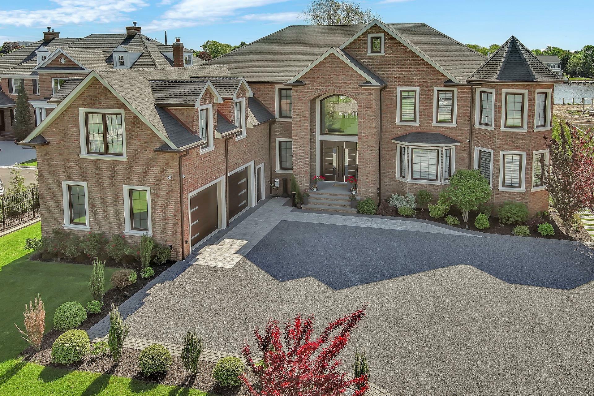 Property Photo:  185 Willetts Lane  NY 11795 