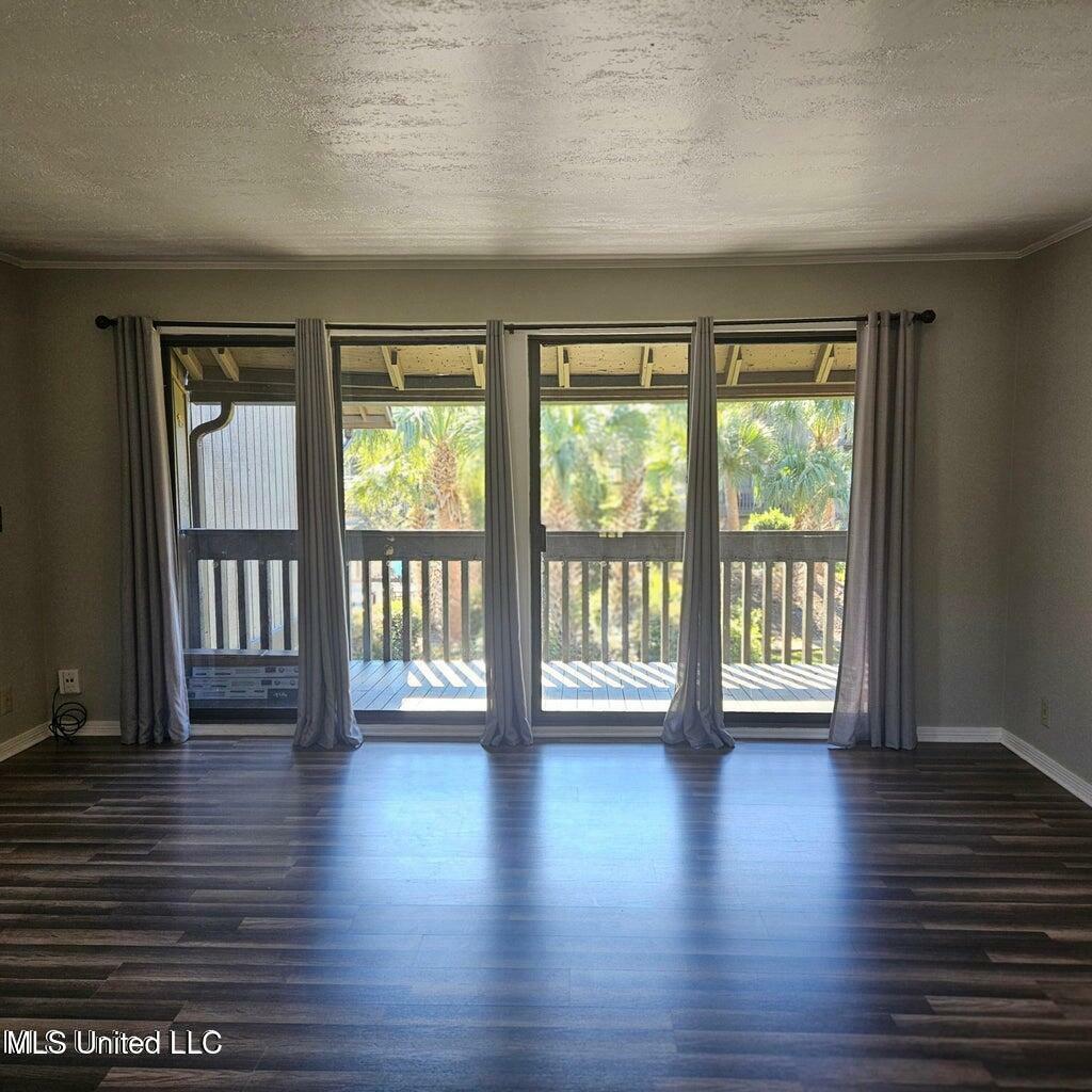 Property Photo: 266 Lanai MS 39525