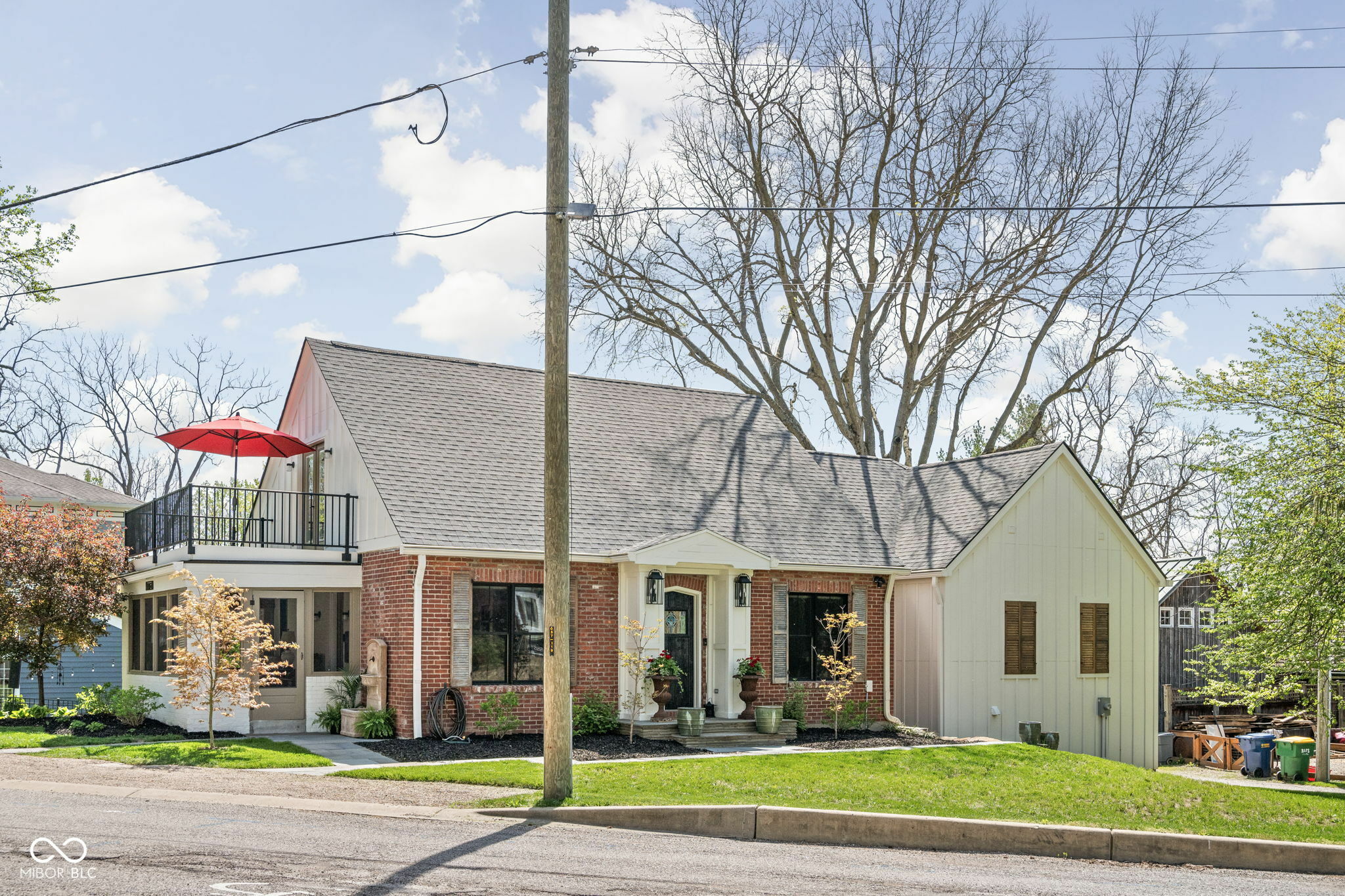 775 W Hawthorne Street  Zionsville IN 46077 photo