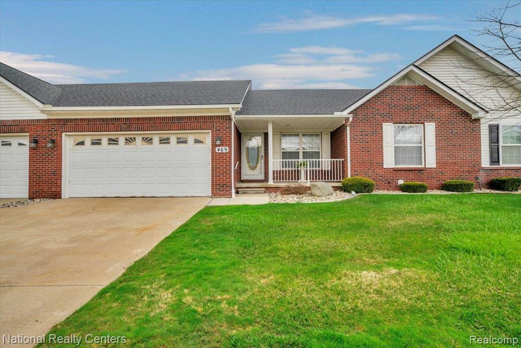 Property Photo:  469 Harvard Drive  MI 48065 4830 