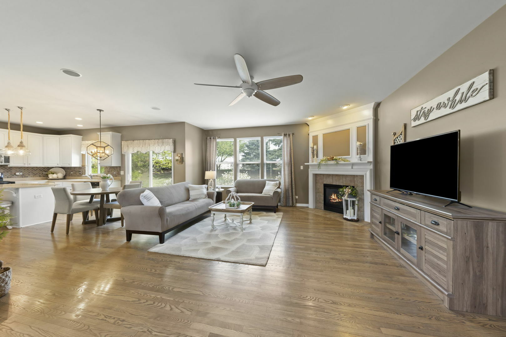 Property Photo: 412 Baker Court IL 60543