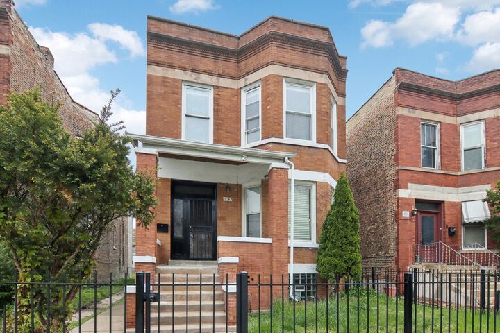 Property Photo: 1752 E 72nd Place IL 60649
