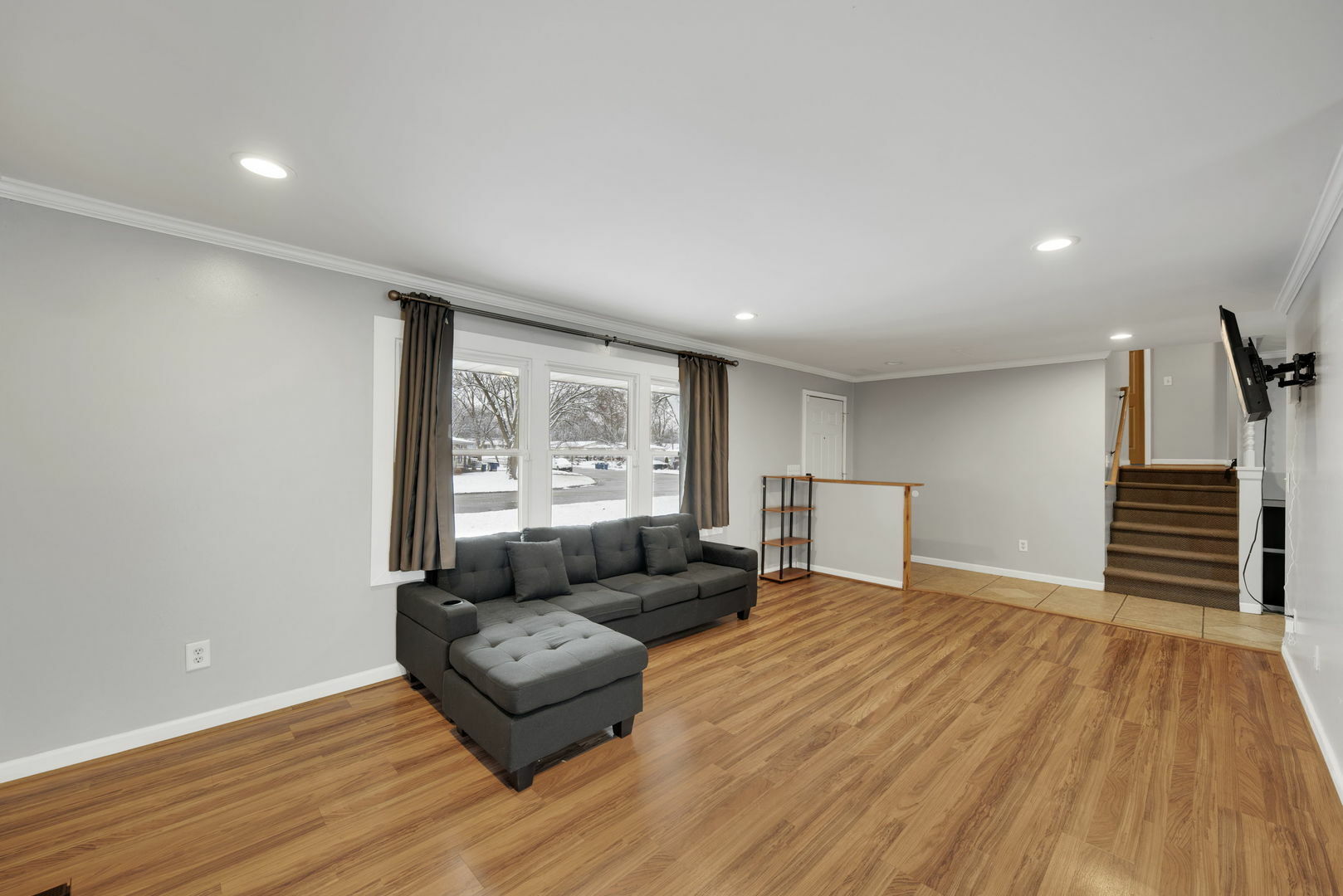 Property Photo: 895 Country Club Drive IL 60901