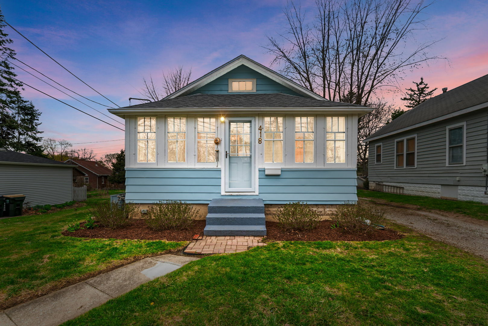 Property Photo: 418 Barber Street IL 60185