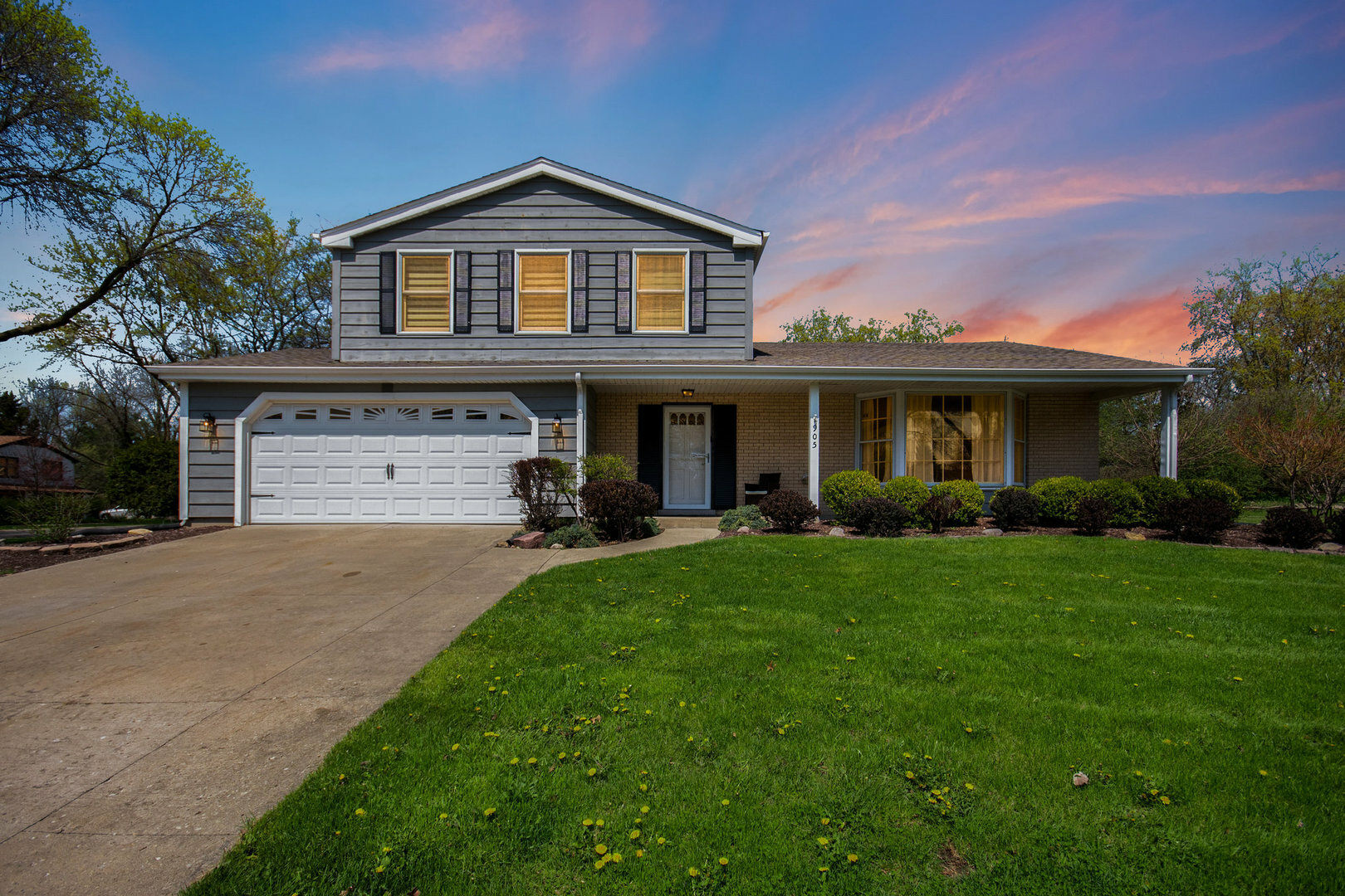 Property Photo: 905 Kennebec Lane IL 60563