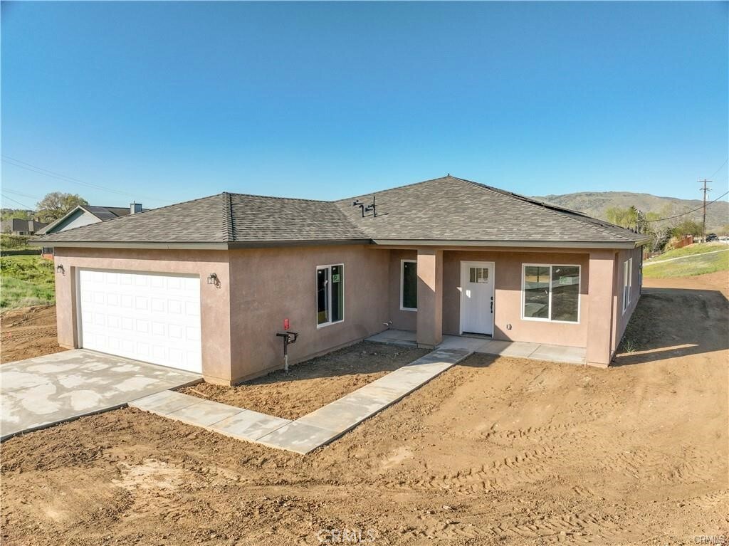 Property Photo: 22213 Mariposa Road CA 93561