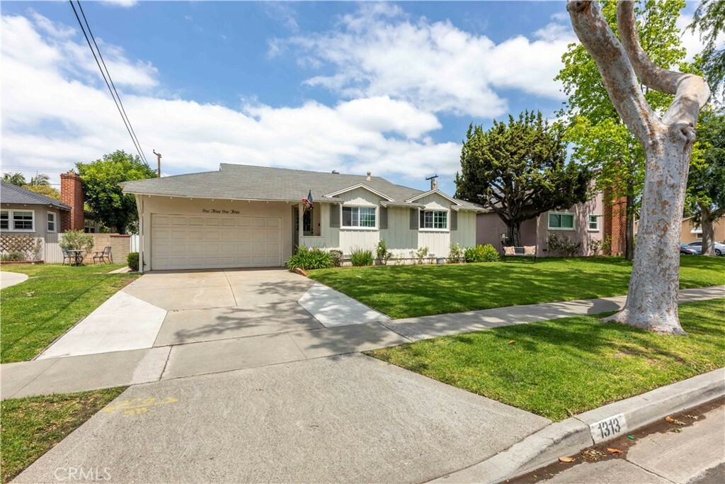 Property Photo: 1313 Sudene Avenue CA 92831