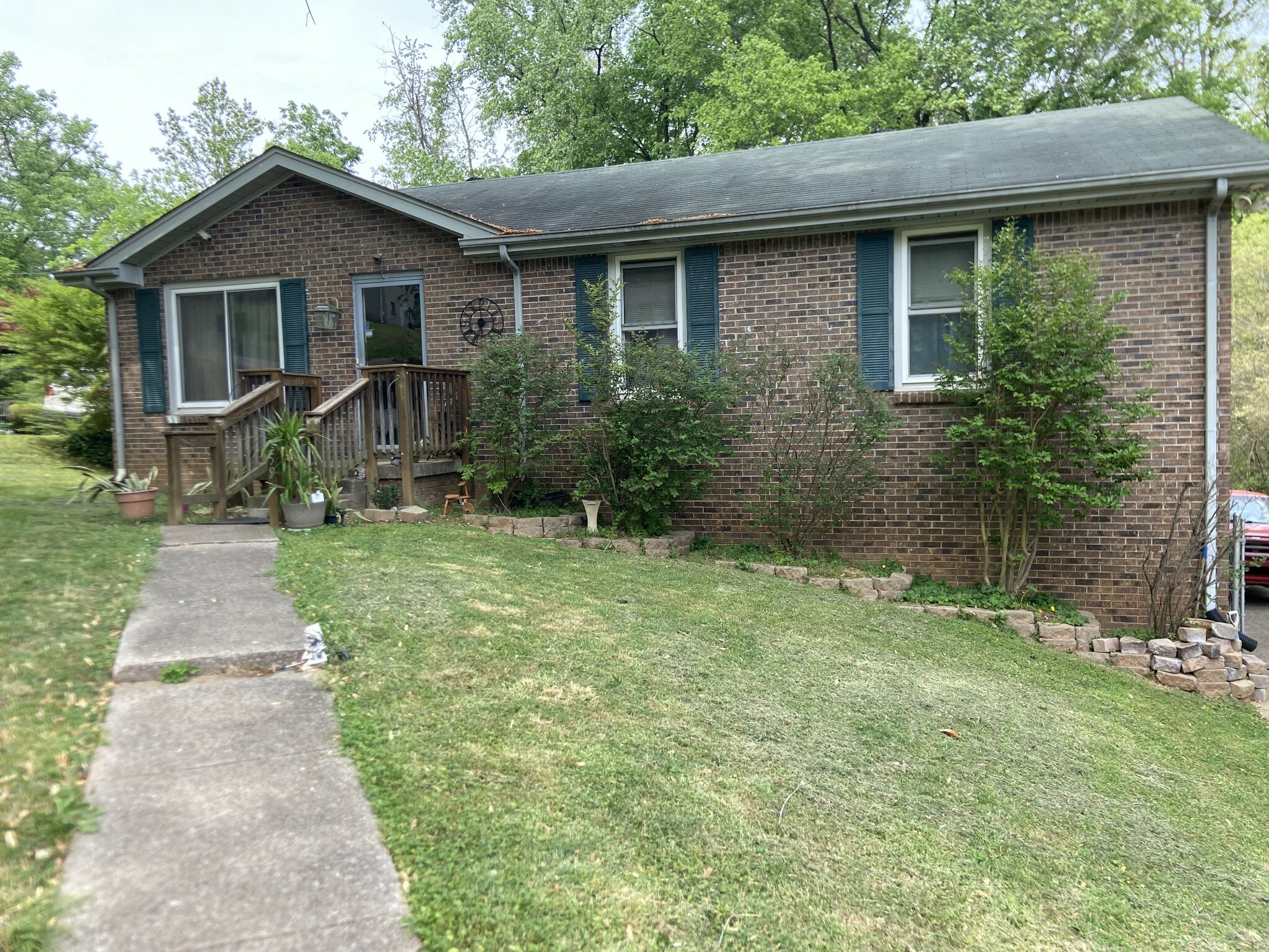 Property Photo: 359 Crest Dr TN 37043