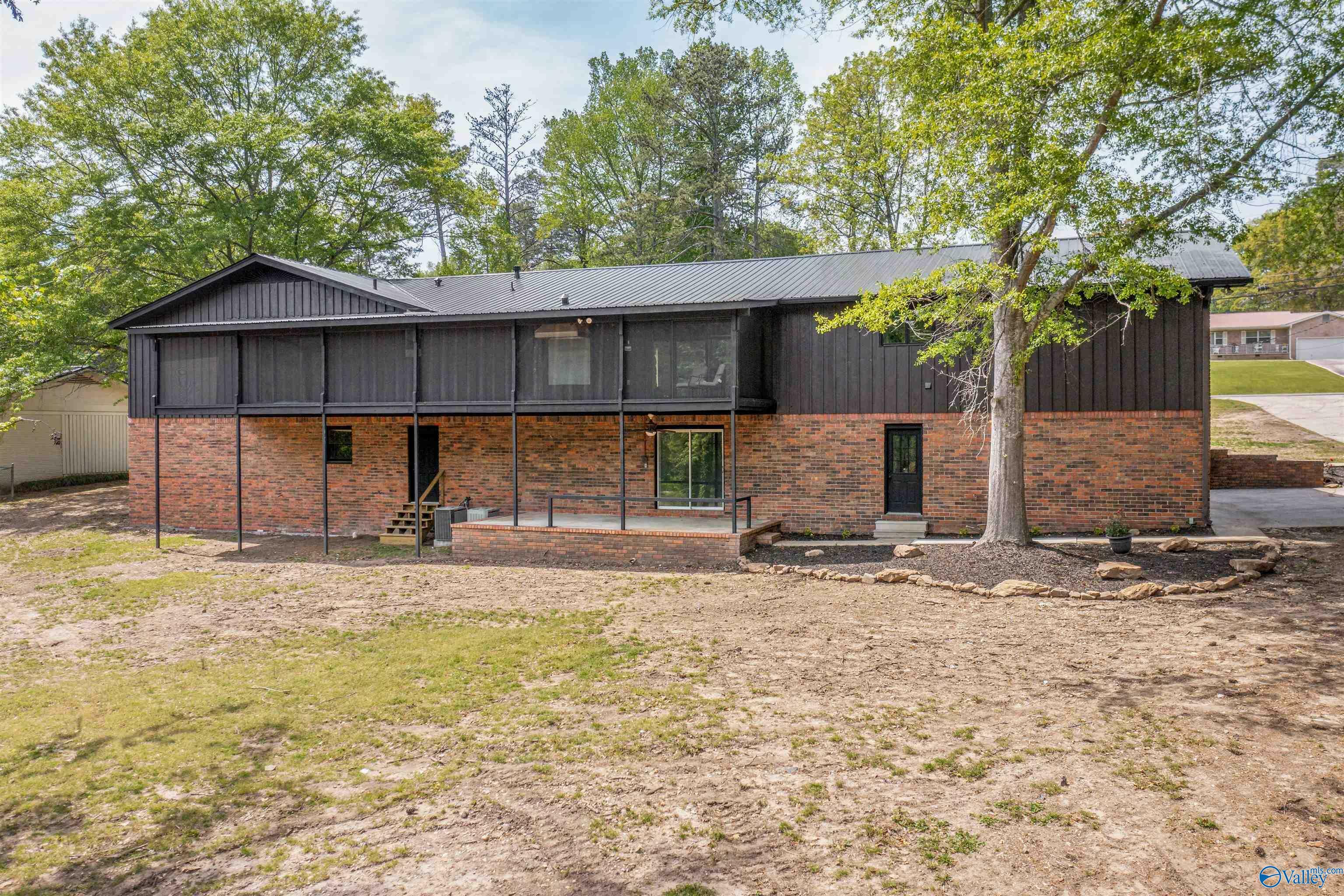 Property Photo: 633 Tabor Road AL 35904