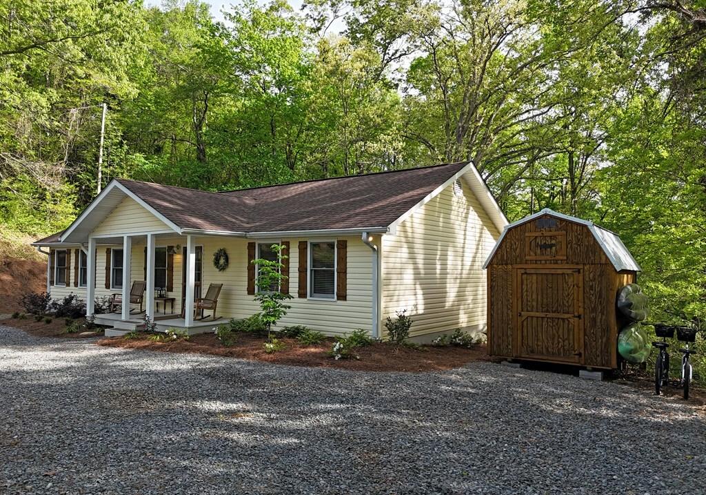 Property Photo: 61 Bradley Street GA 30513