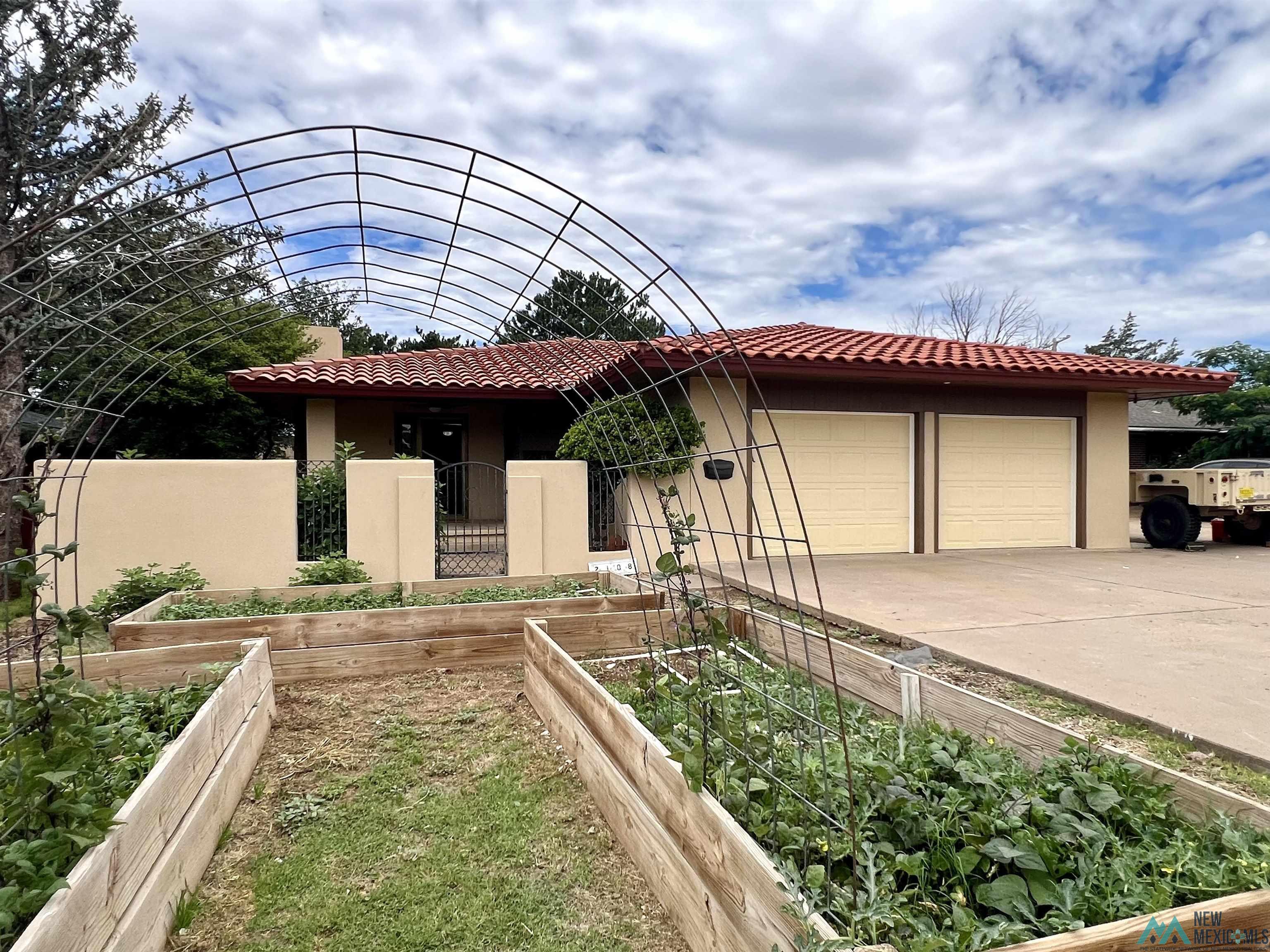 Property Photo: 2108 Gidding Street NM 88101