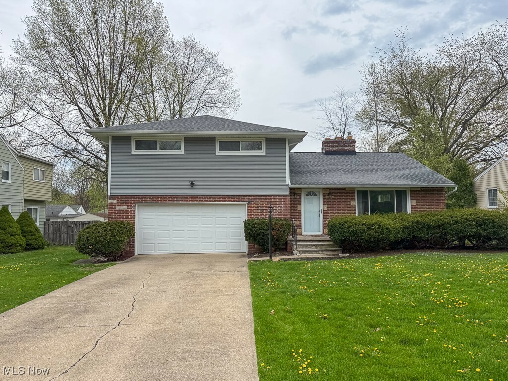 Property Photo: 295 Pembroke Road OH 44333