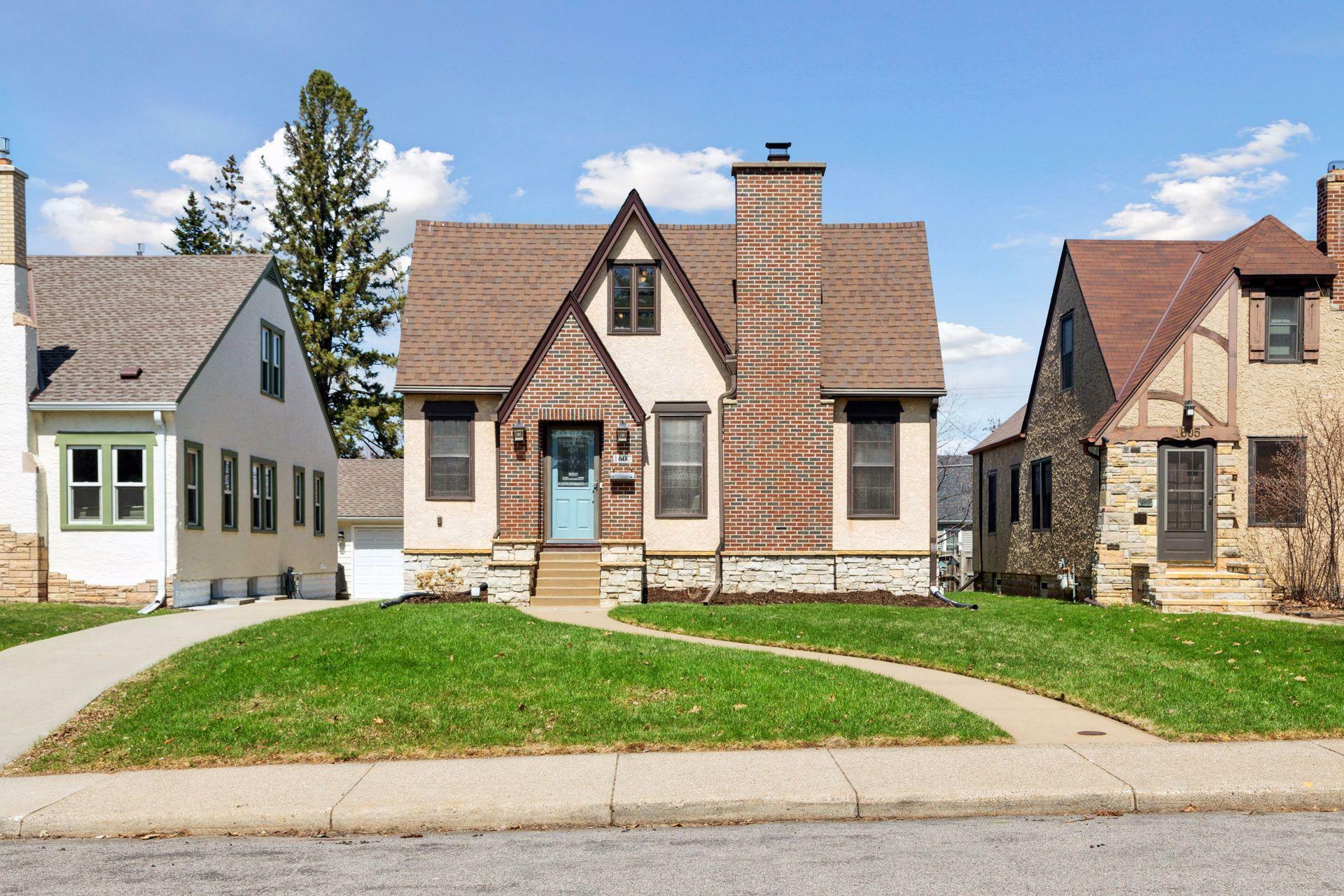 Property Photo: 1607 Pinehurst Avenue MN 55116