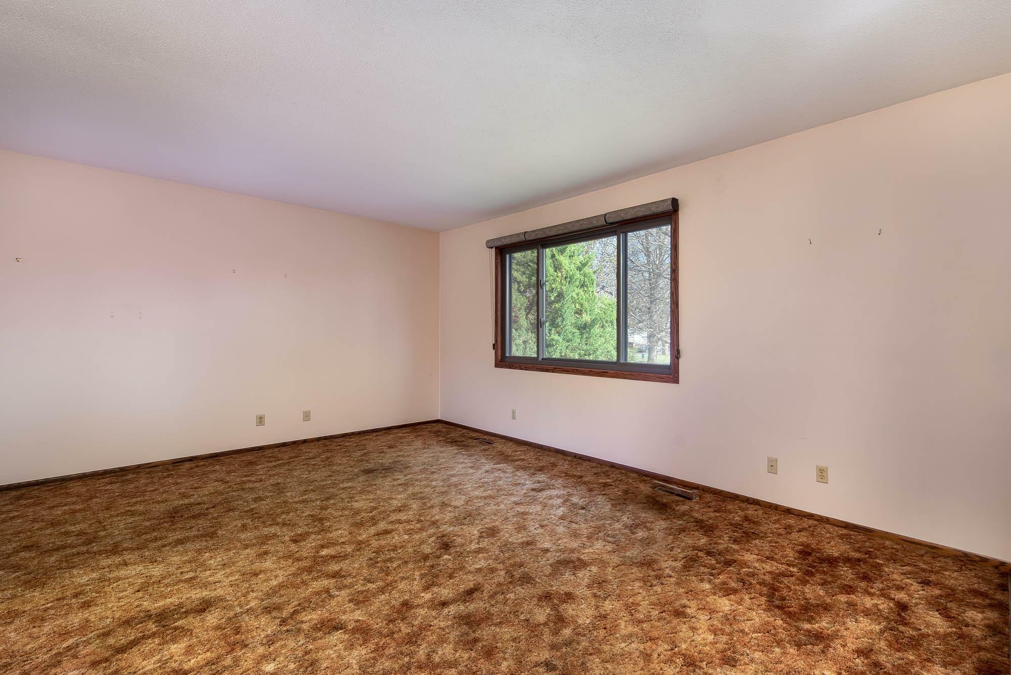 Property Photo: 1540 Peggy Lane MN 56003