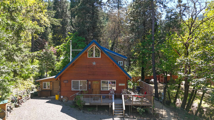 Property Photo: 6692 Coleman Creek Road OR 97501
