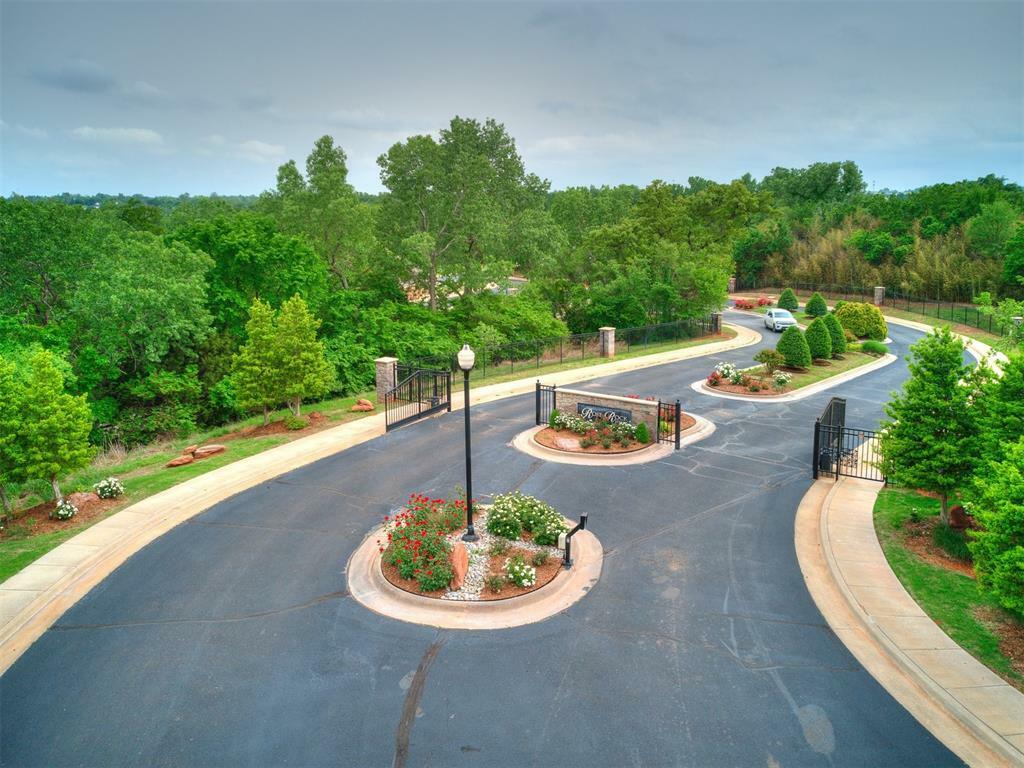 Property Photo: 4425 Redbud Circle OK 73111