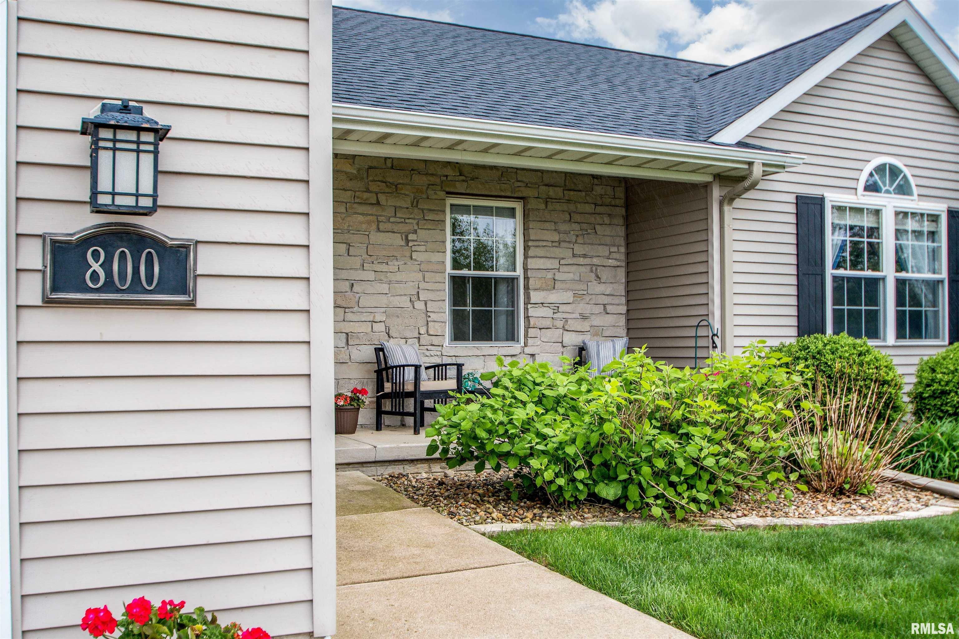 Property Photo: 800 Debates Street IL 61571