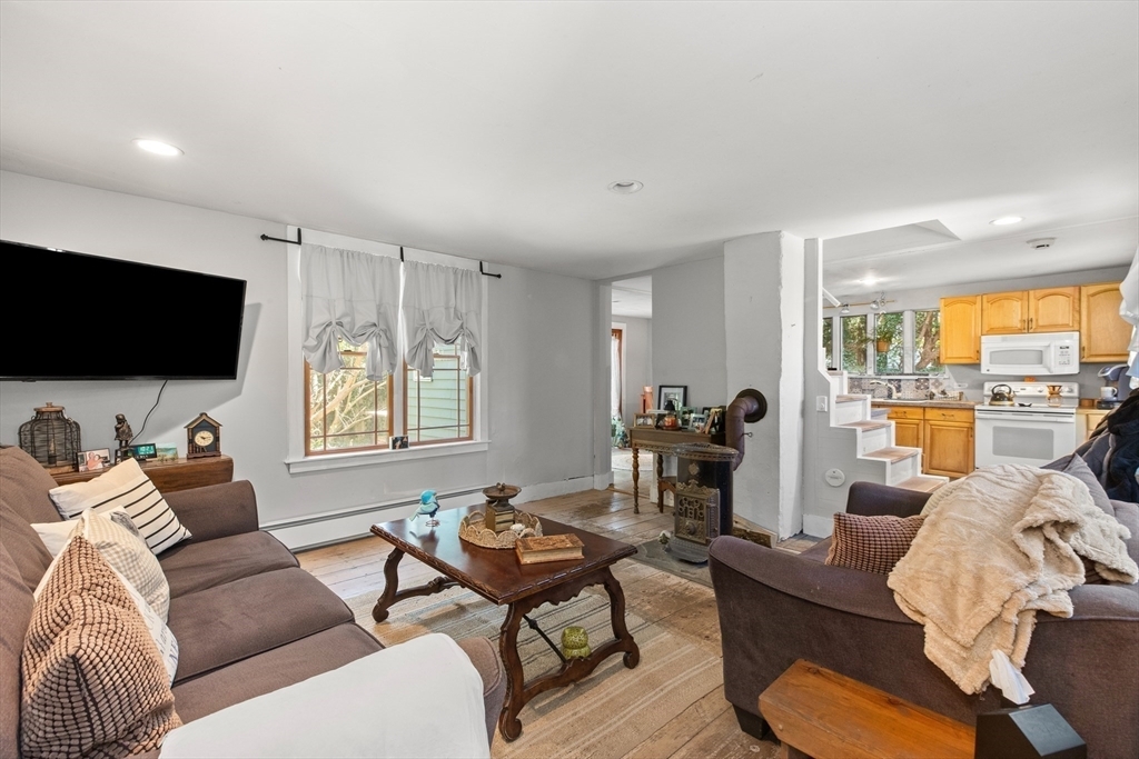 Property Photo:  12 Hutchins Court  MA 01930 