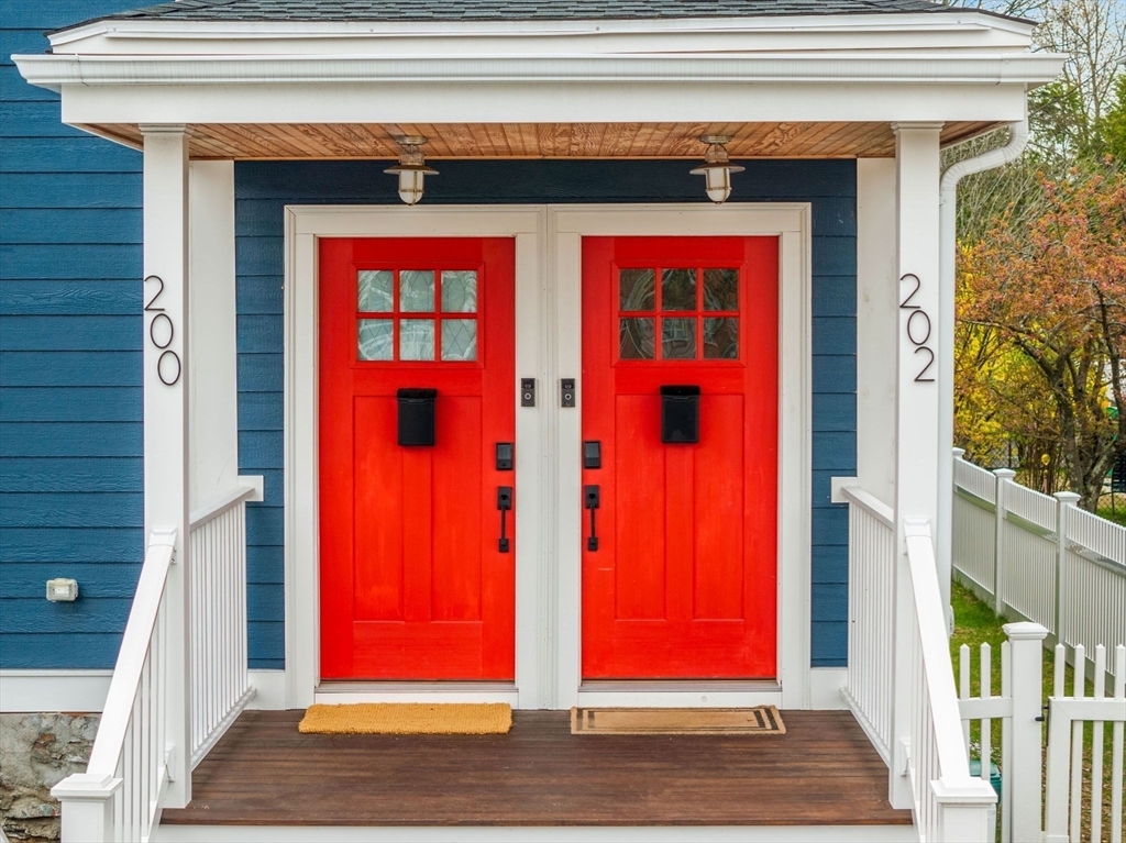 Property Photo:  202 Crafts Street 2  MA 02640 