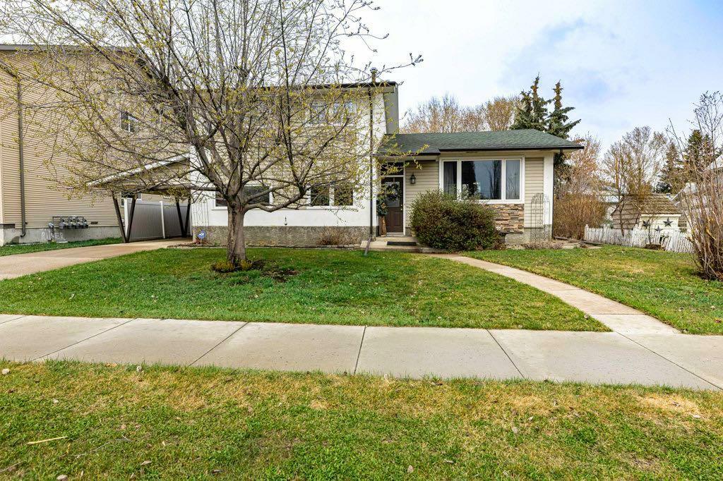 Property Photo: 5436 53 Avenue AB T4L 1L4
